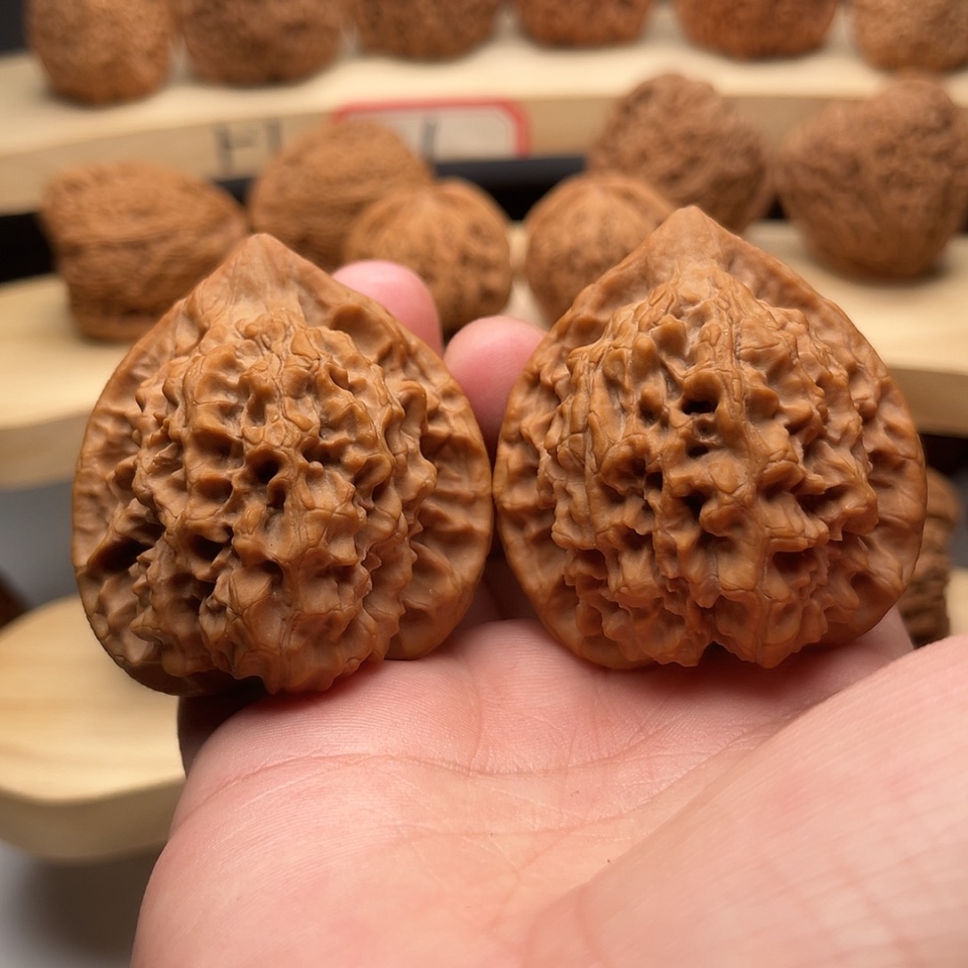 文玩核桃吊坠47麒麟纹官帽