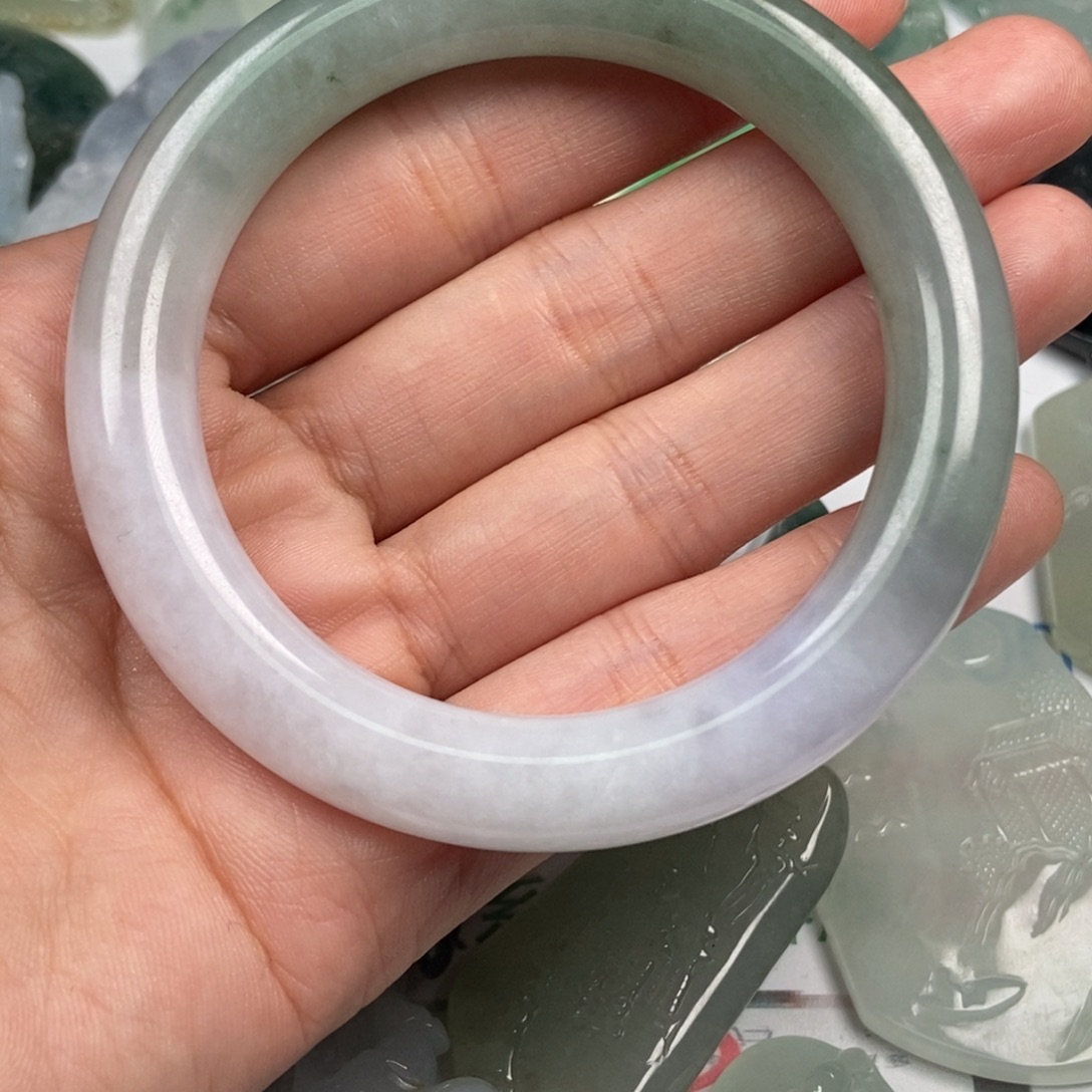 漂***孩翡翠未镶嵌颈饰翡翠