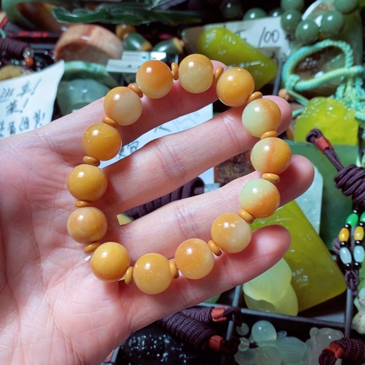 蛇纹石玉颈饰未镶嵌