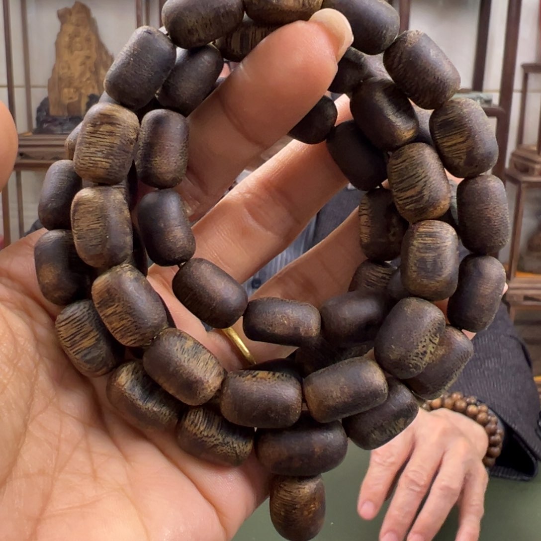 沉香手串透顶绿沉水浮留疤卡1.0/49g+