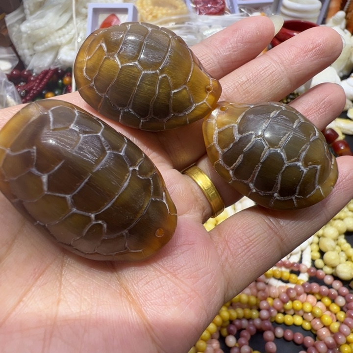 大果紫檀（缅甸花梨）射白富甲手把件