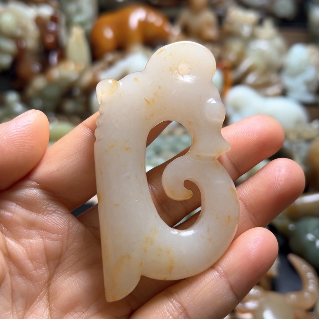 和田玉（糖玉）颈饰未镶嵌