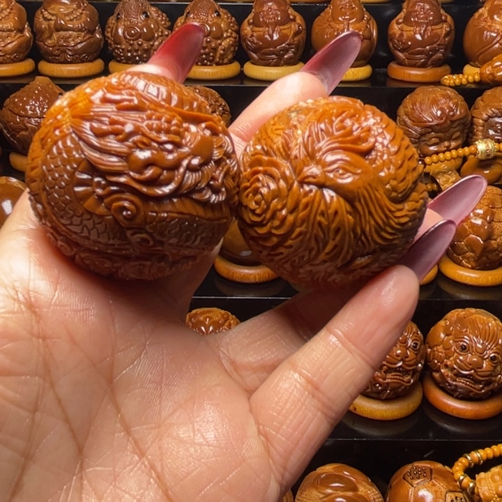 蓝***云橄榄核把件橄榄雕刻