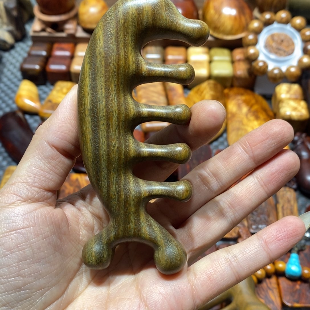 木绿檀木木梳子一把