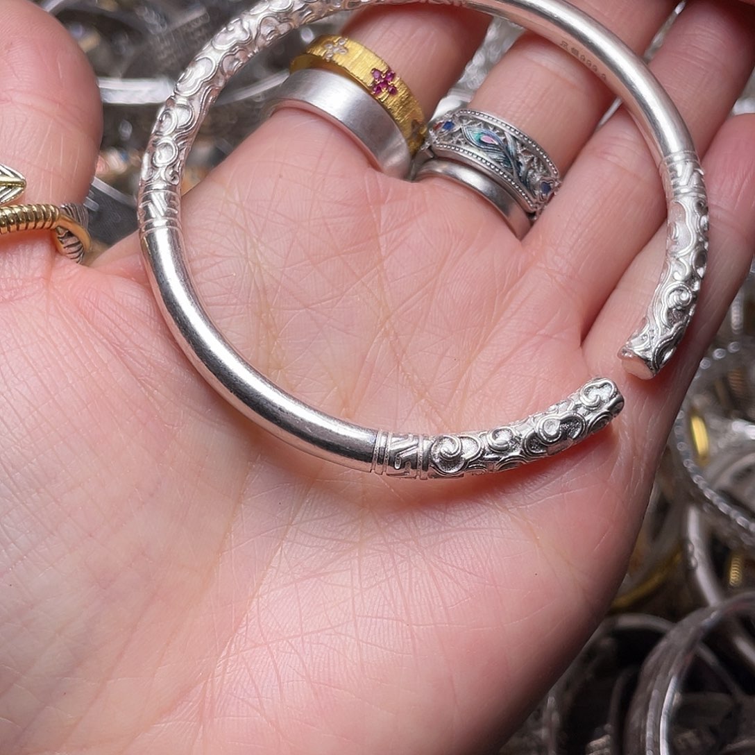 足银时尚潮流手镯