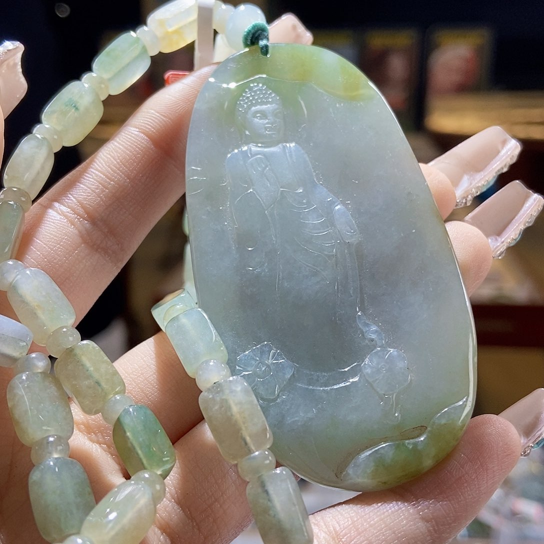 翡翠颈饰未镶嵌翡翠