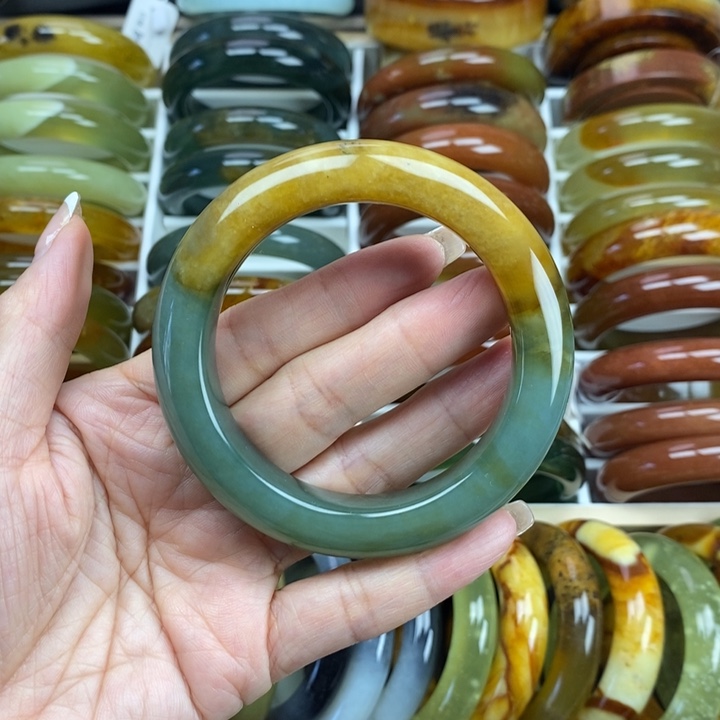 蛇纹石玉未镶嵌手镯58