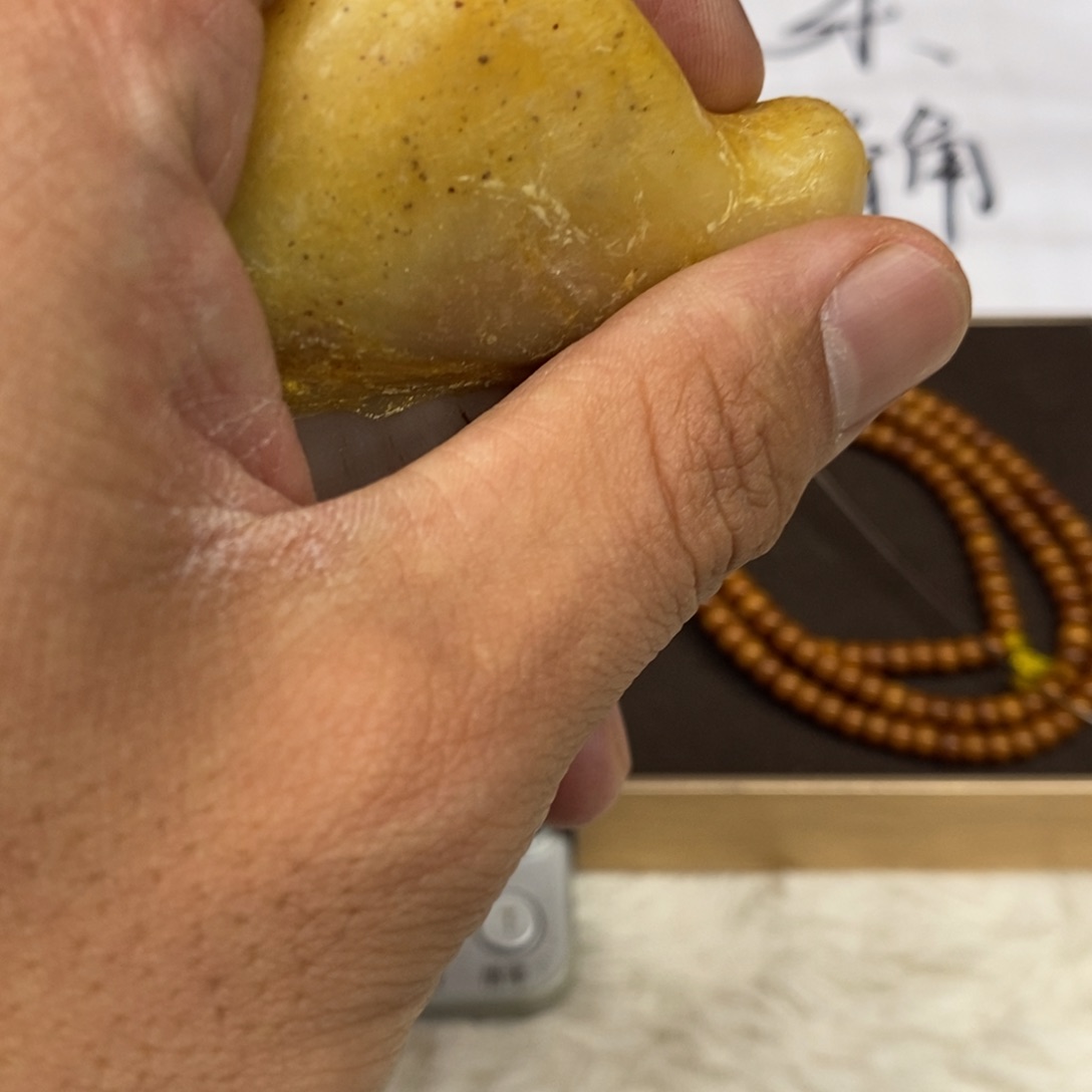 钩子的形状是由一个小