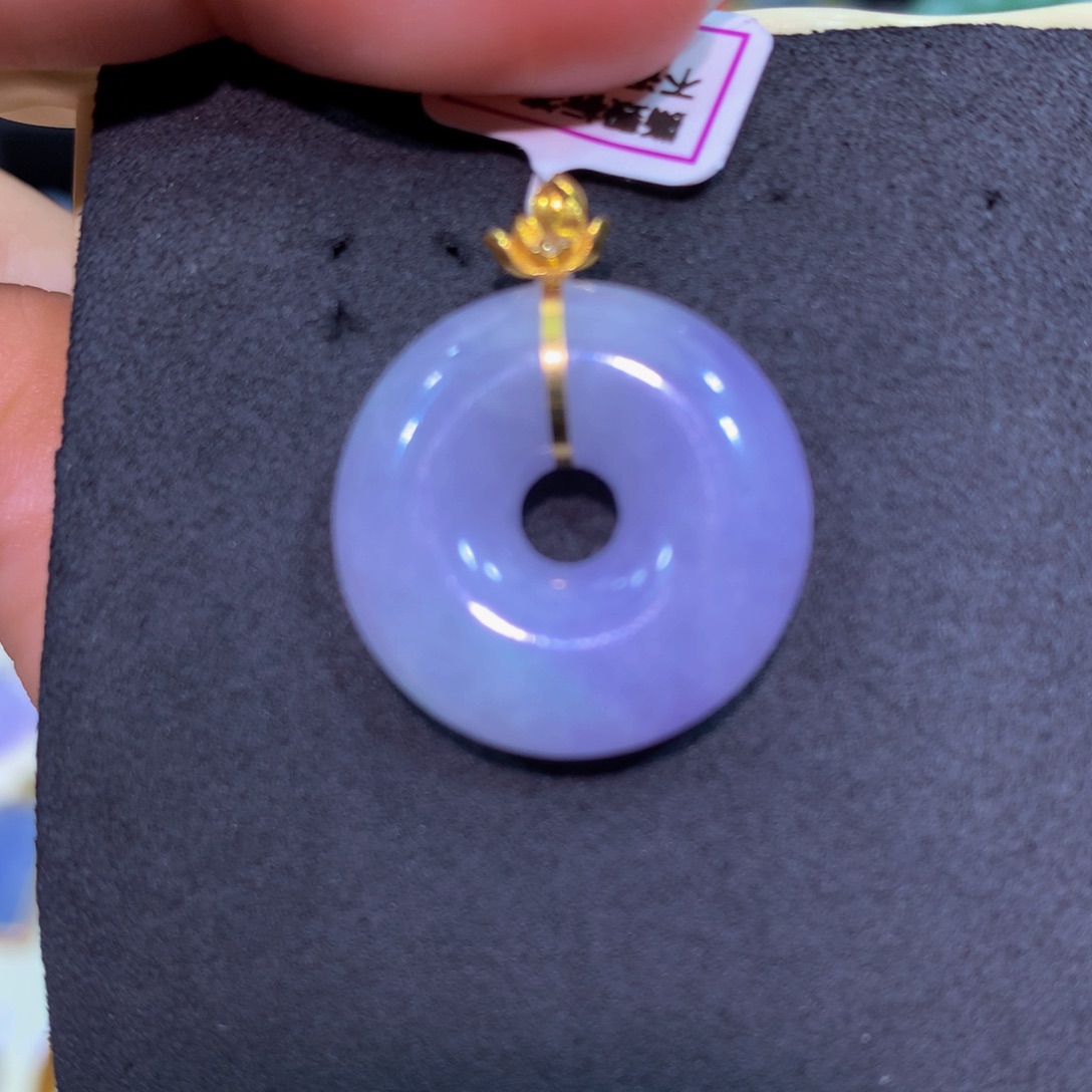 翡翠18K金镶嵌颈饰翡翠