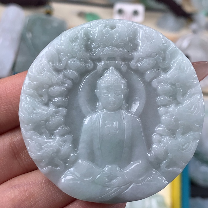 颈饰未镶嵌翡翠大日如来