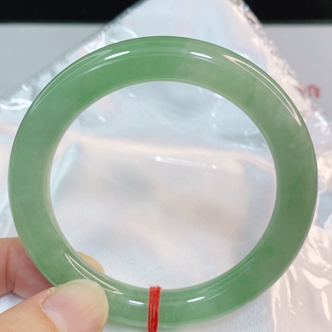 翡翠手镯未镶嵌53-55圈口圆条