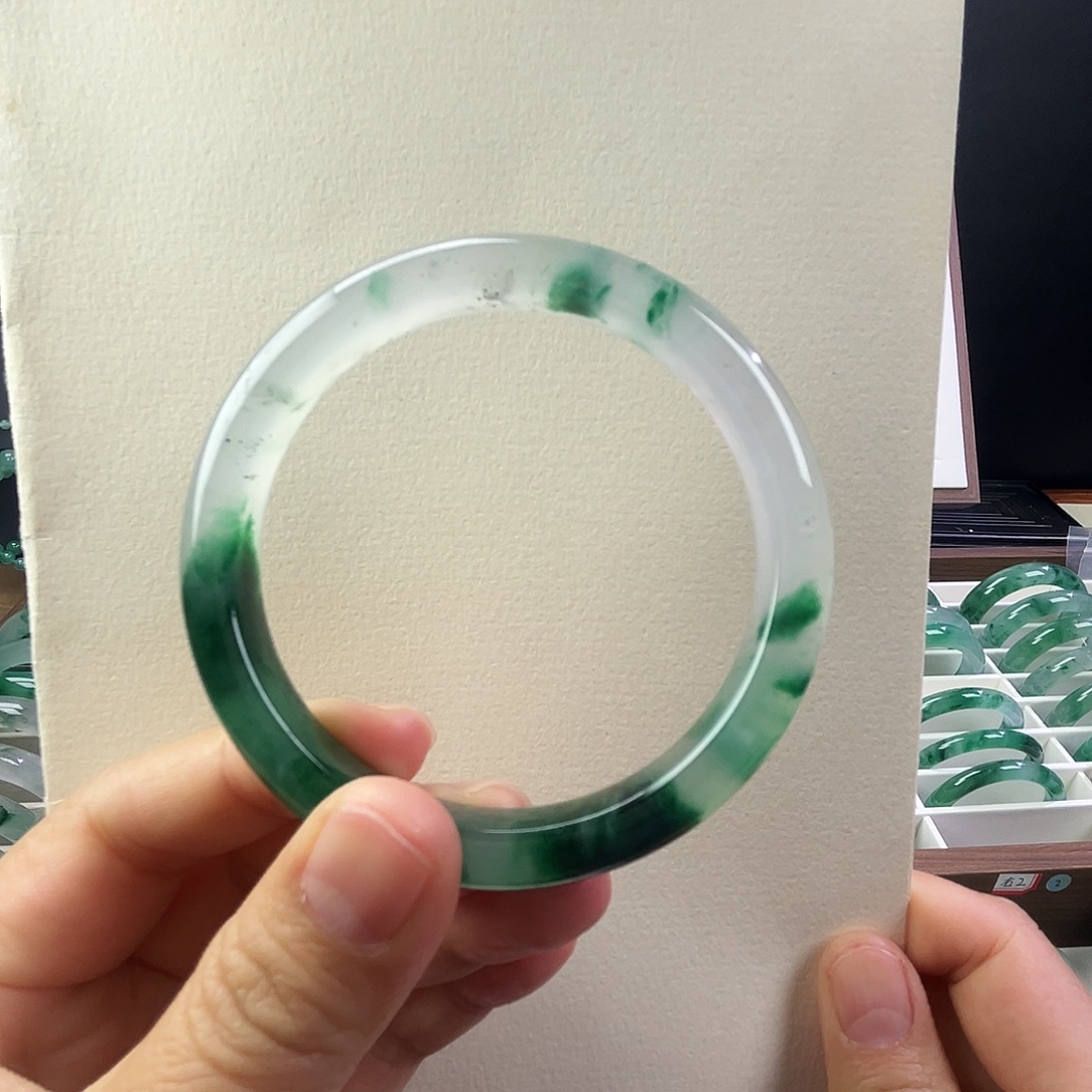 石英质玉未镶嵌手镯53.1