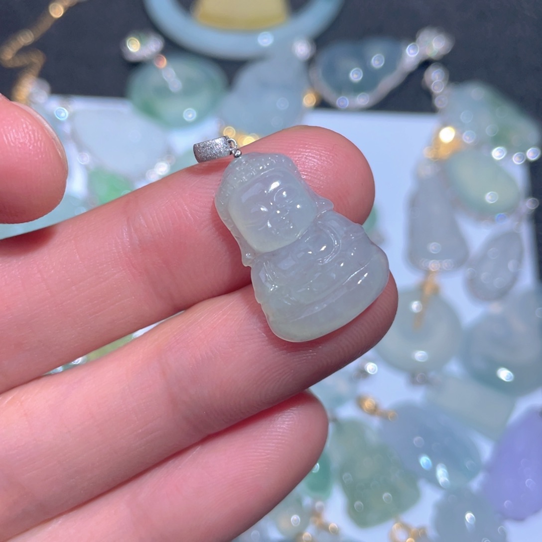 翡翠颈饰18K金镶嵌翡翠