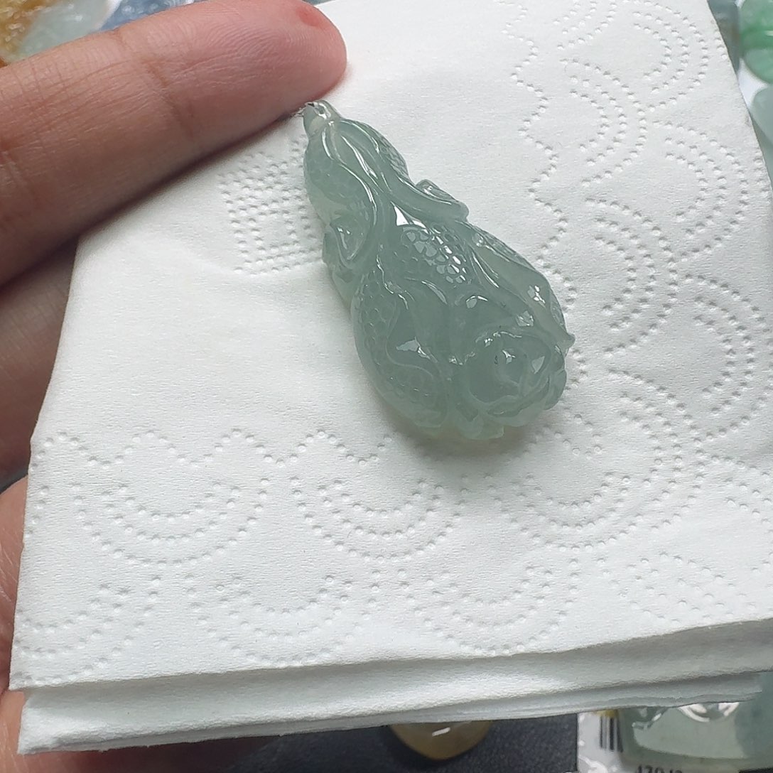 翡翠未镶嵌颈饰吊坠