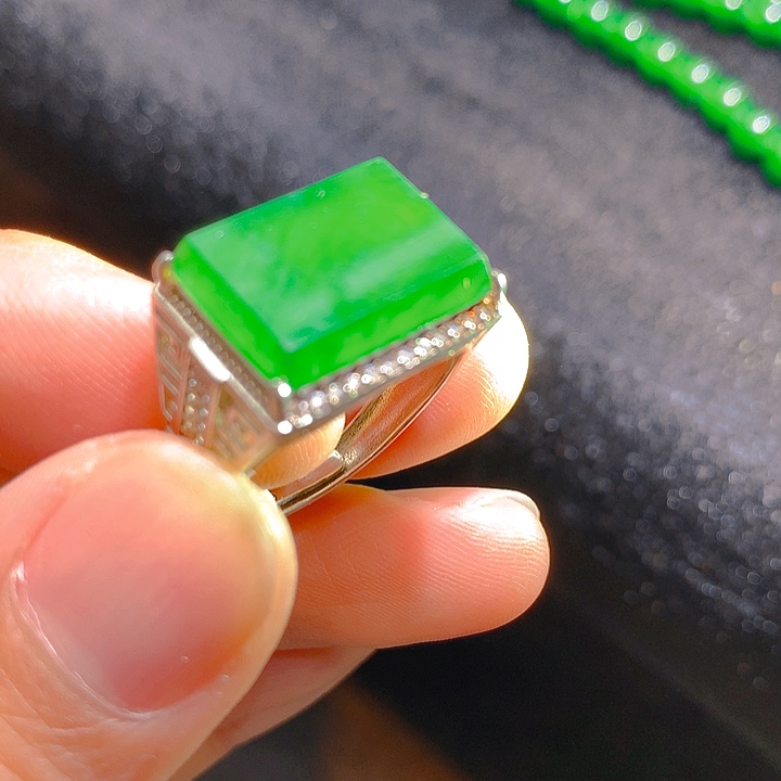 【闪购商品】翡翠颈饰银S925镶嵌翡翠