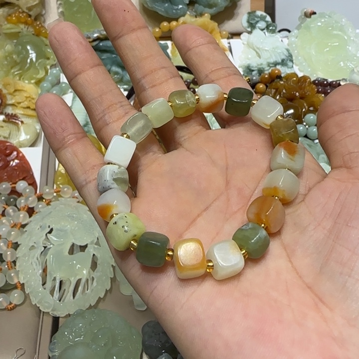 蛇纹石玉吊坠未镶嵌