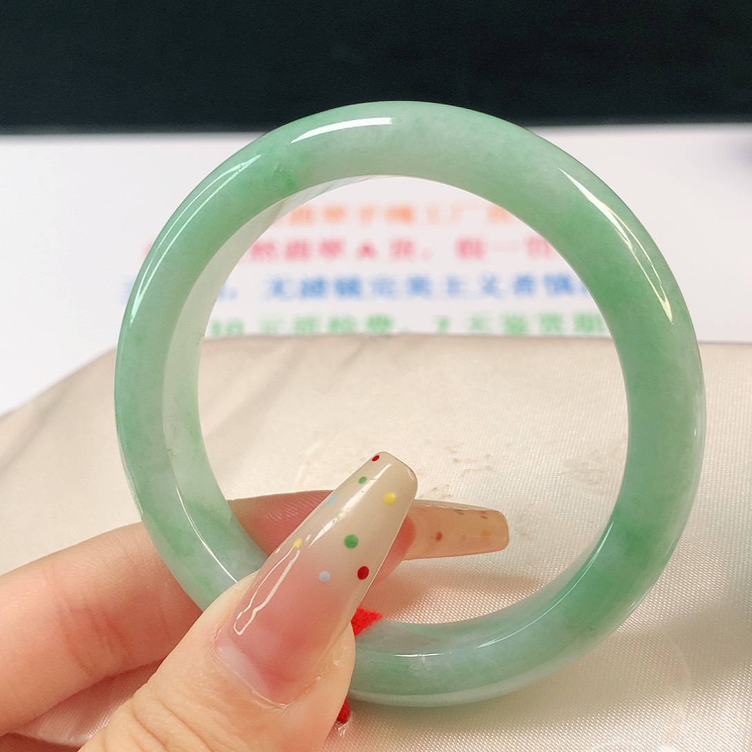 翡翠手镯未镶嵌翡翠手镯1469