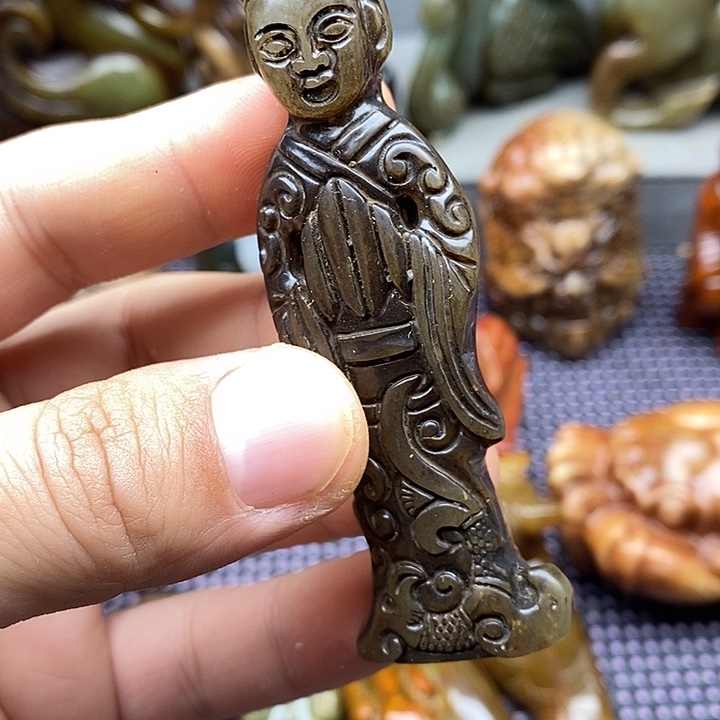 未镶嵌蛇纹石玉颈饰