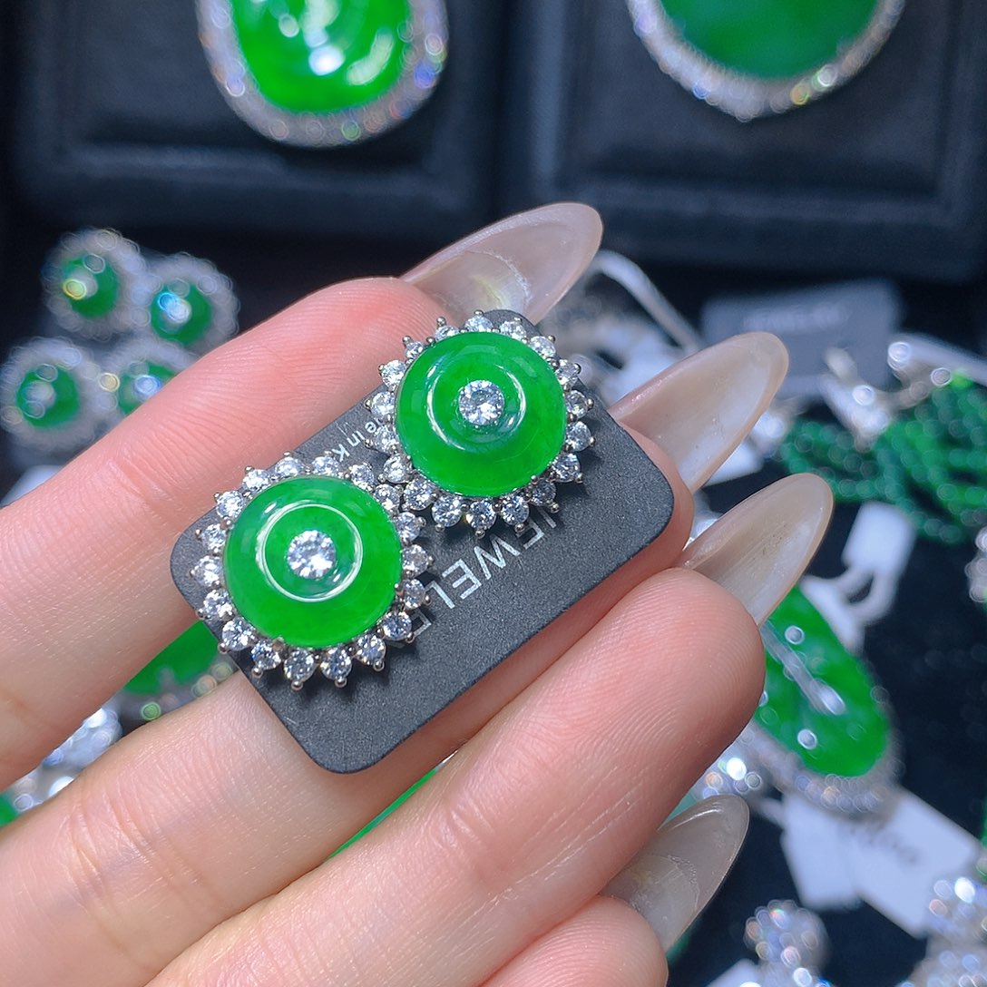 翡翠颈饰银S925镶嵌翡翠