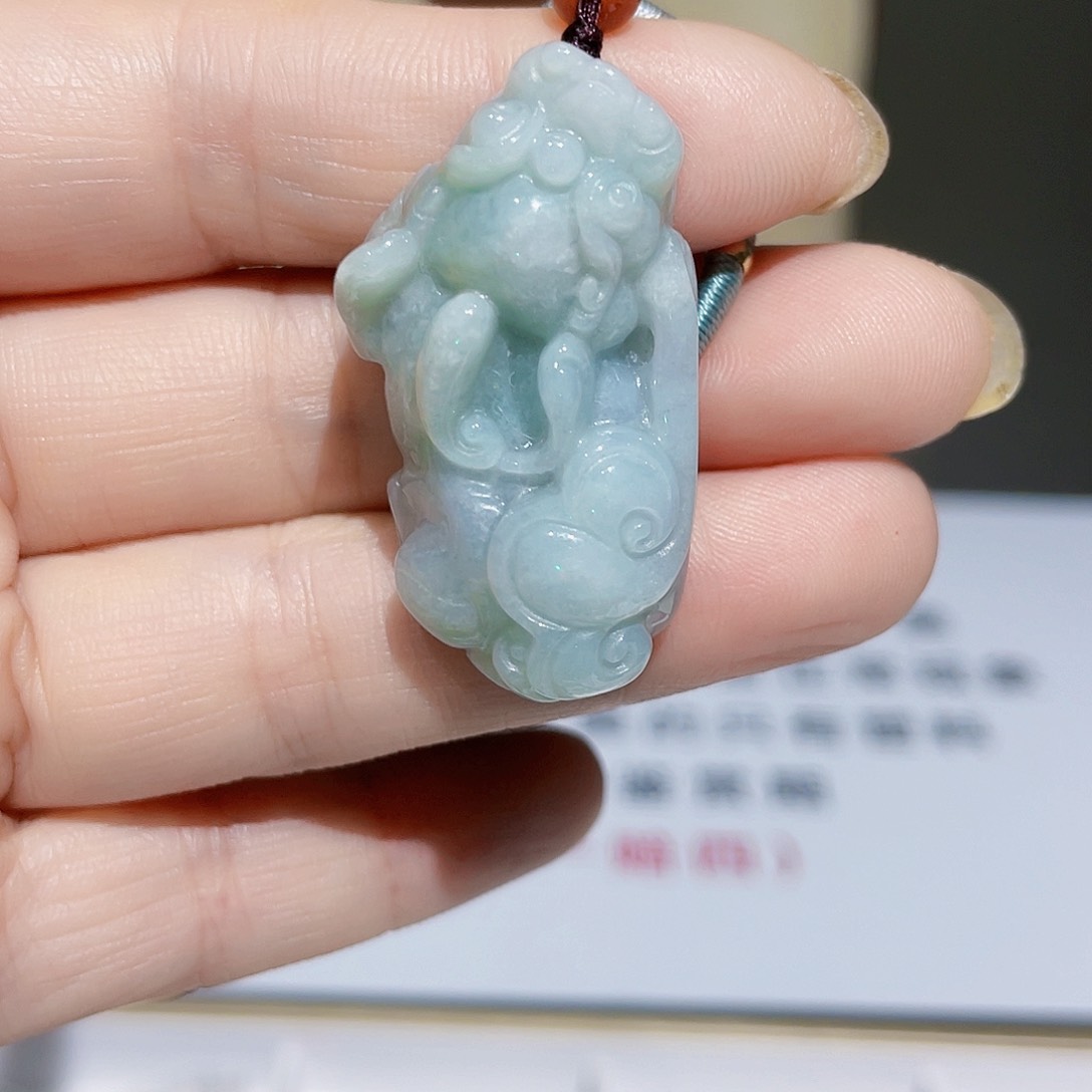 翡翠未镶嵌吊坠(赠链)A货貔貅