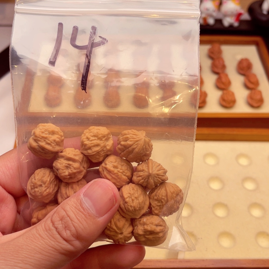 用***5文玩核桃手串蛤蟆头