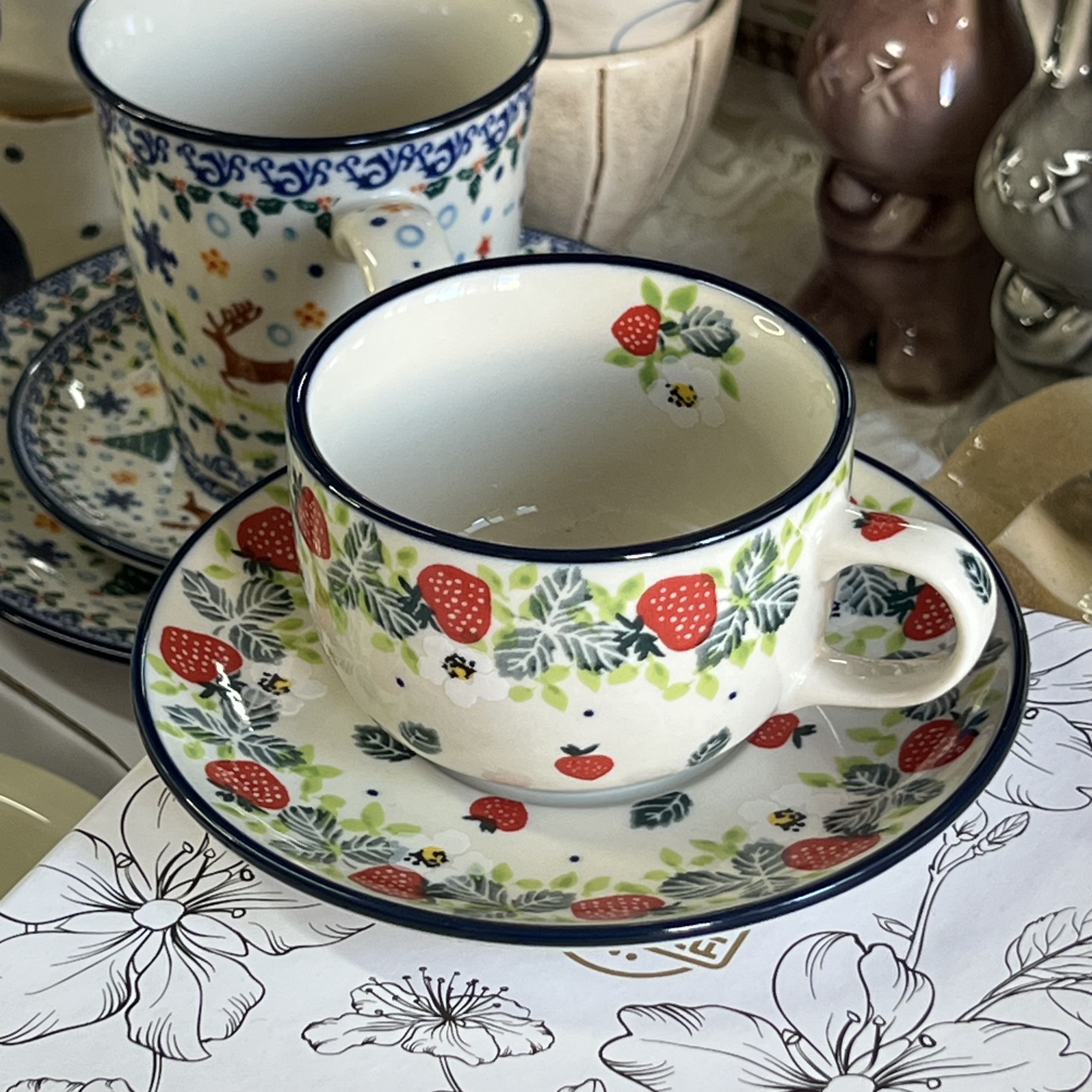 1个草莓咖啡杯碟容量225ML（85折优惠）