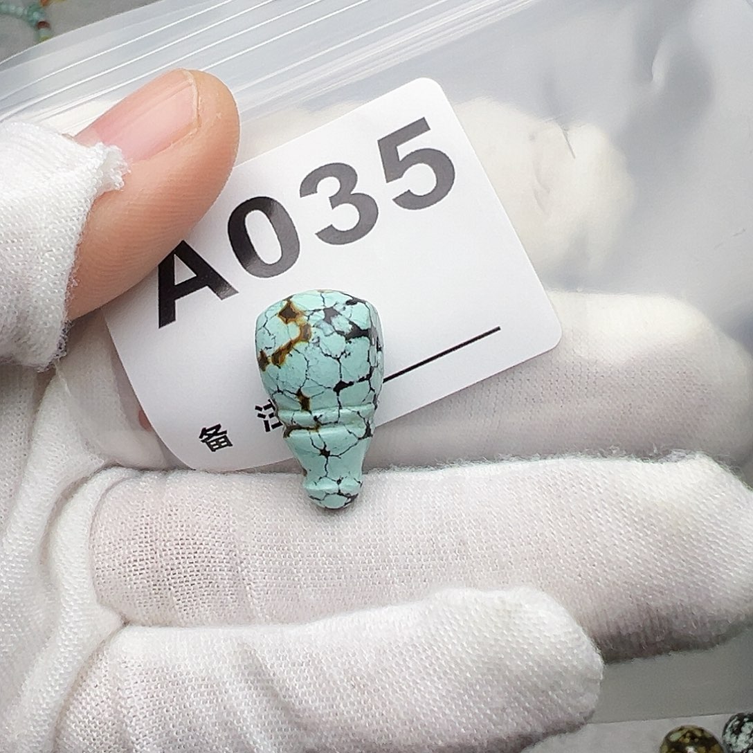 Y***杨绿松石未镶嵌珠宝奇石