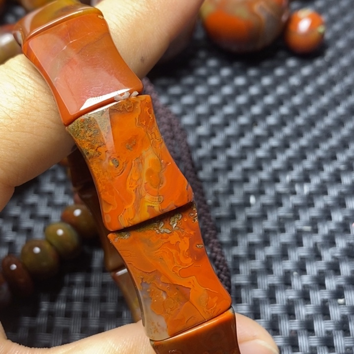 玛瑙/玉髓颈饰未镶嵌何***埃