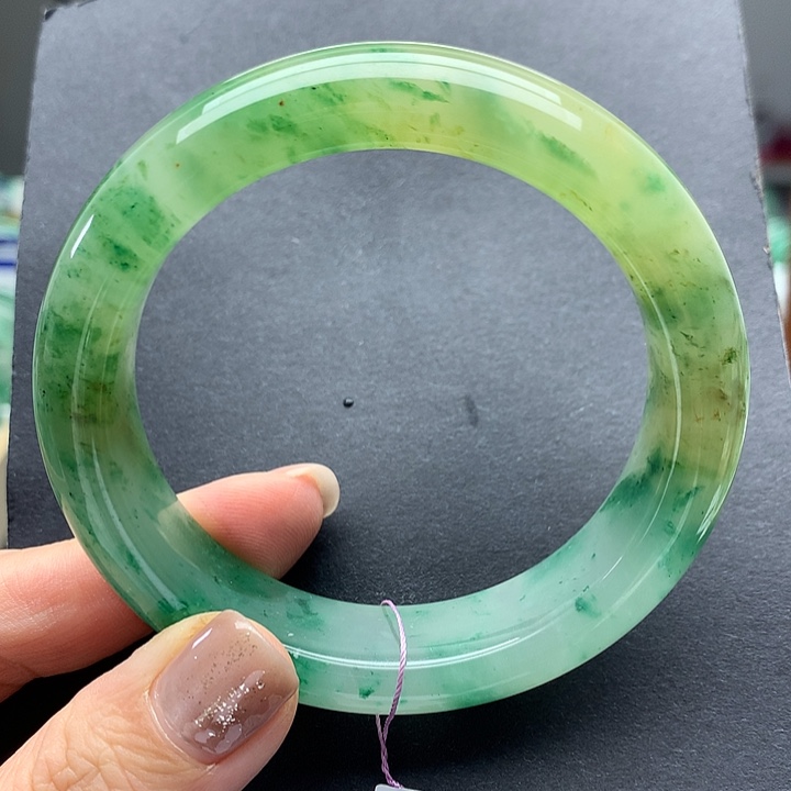 石英质玉未镶嵌手镯