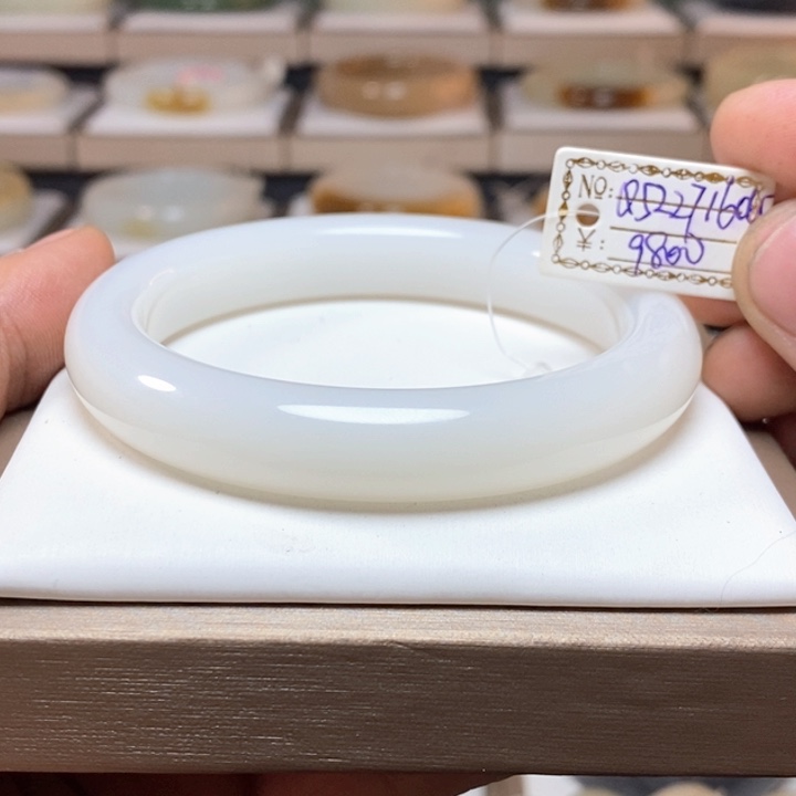 和田玉手镯未镶嵌59