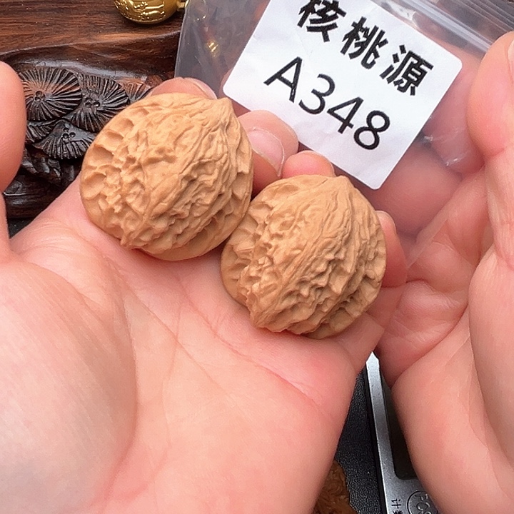 桃核把件核桃蜡皮鸡心36