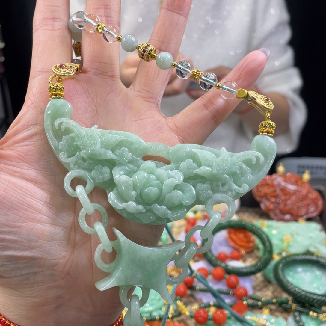 翡翠颈饰未镶嵌代编织