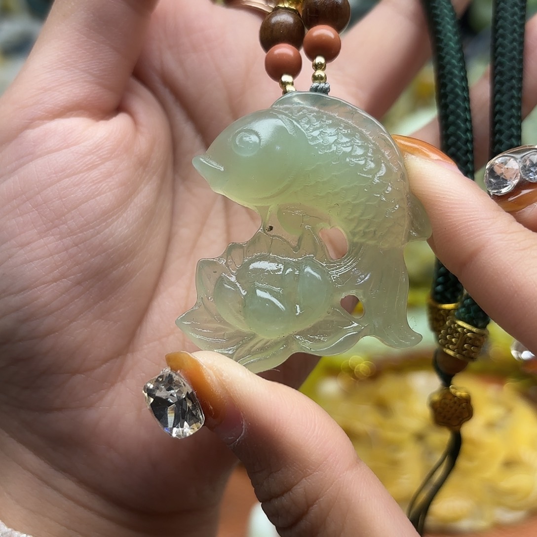 蛇纹石玉未镶嵌吊坠