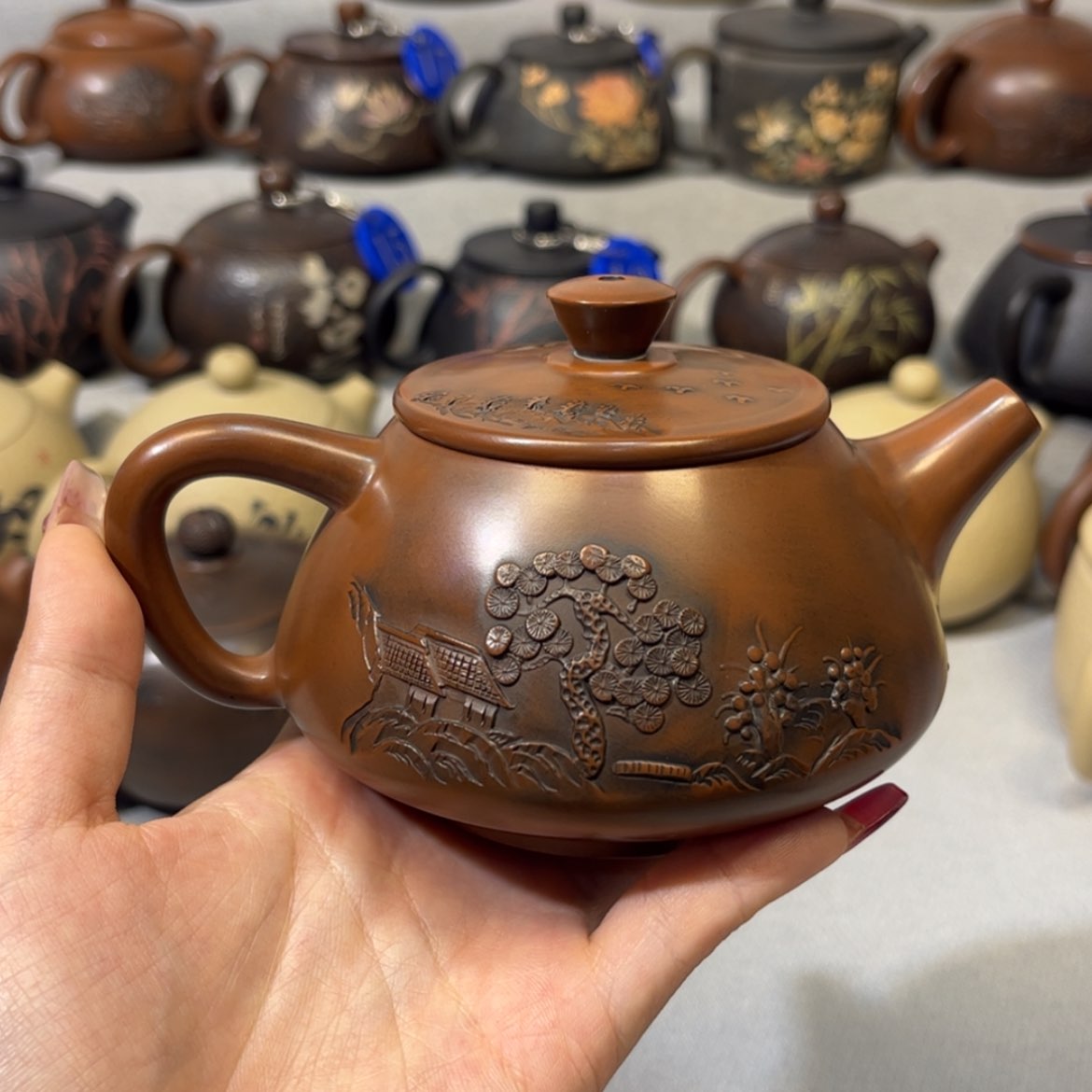 【闪购商品】红泥 微瑕 容量 249c c