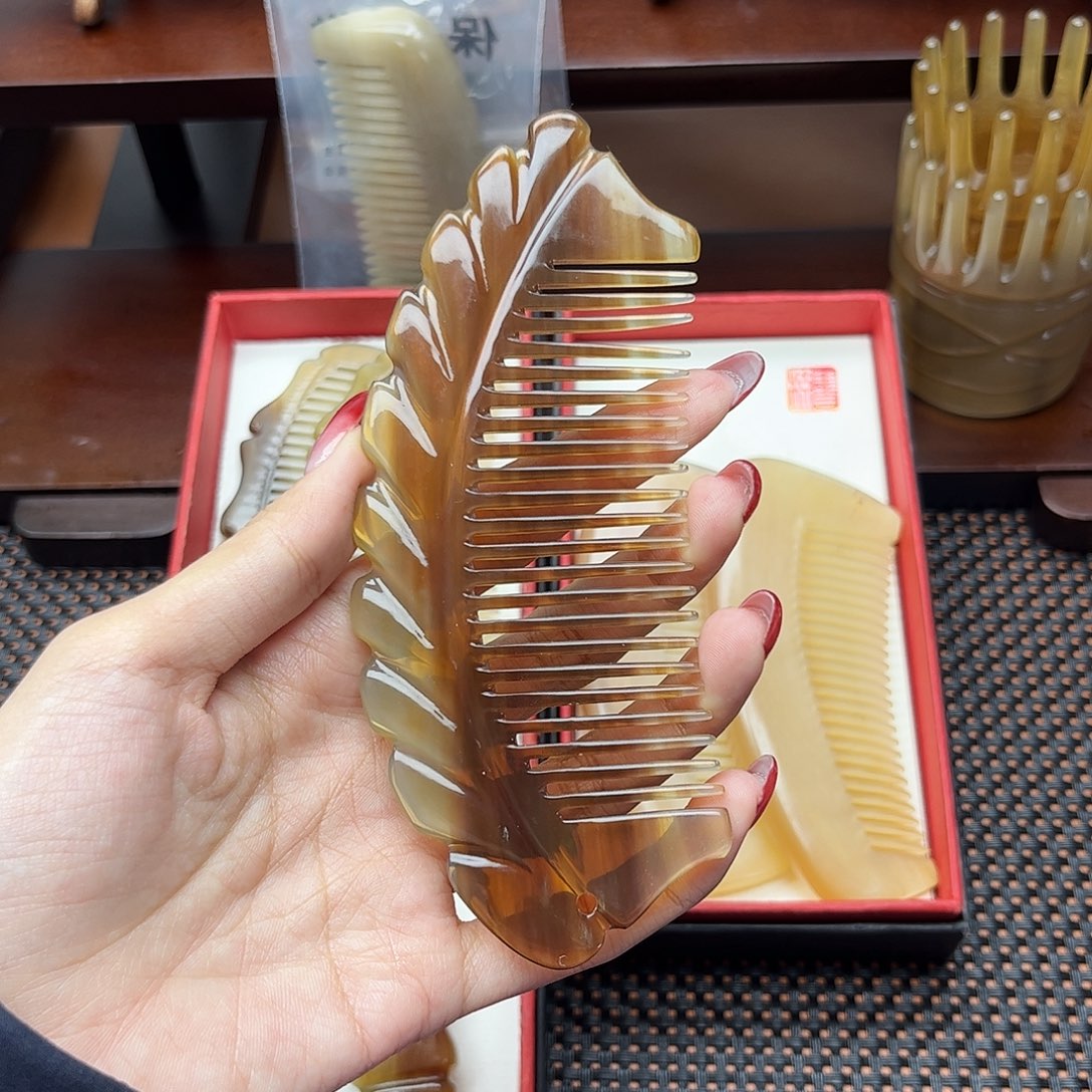 手工制作纯牛角梳子