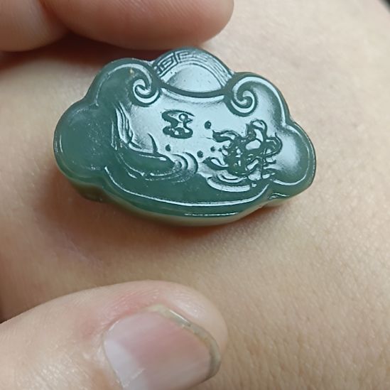 和田玉未镶嵌车挂