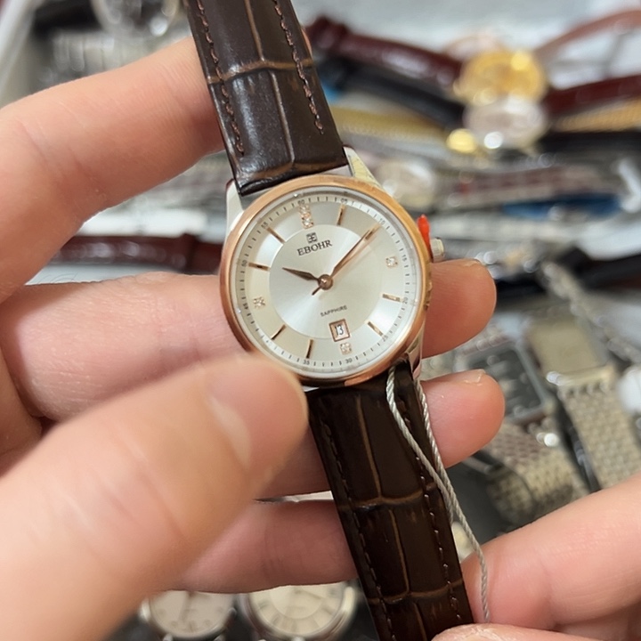 李***静钢牛皮（革）钢石英机芯