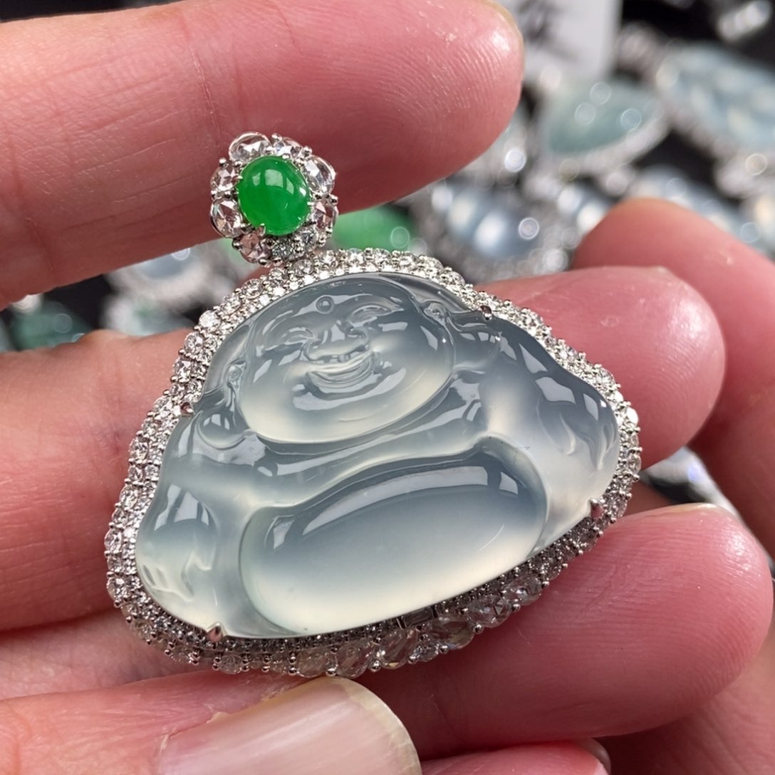 颈饰18K金镶嵌翡翠佛公