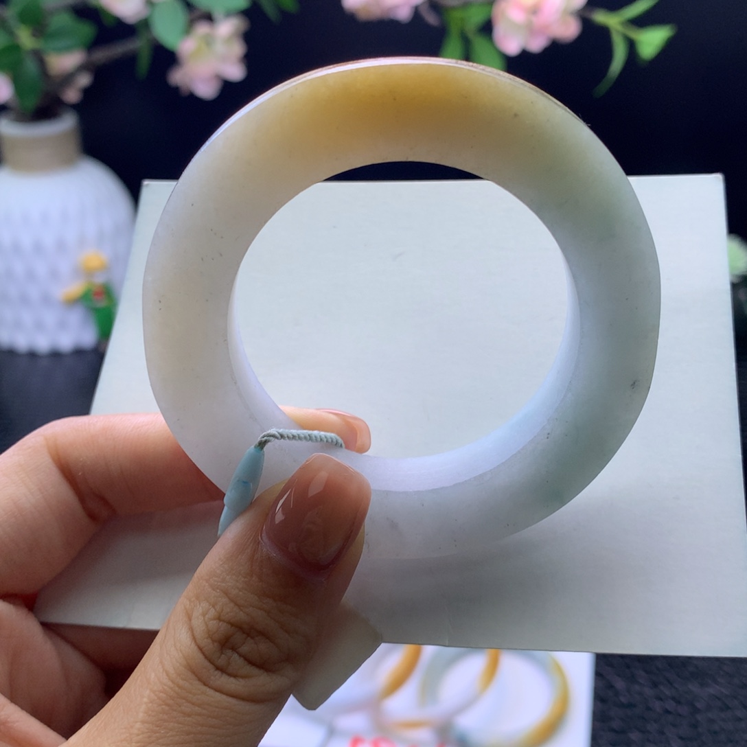 定制翡翠未镶嵌手镯
