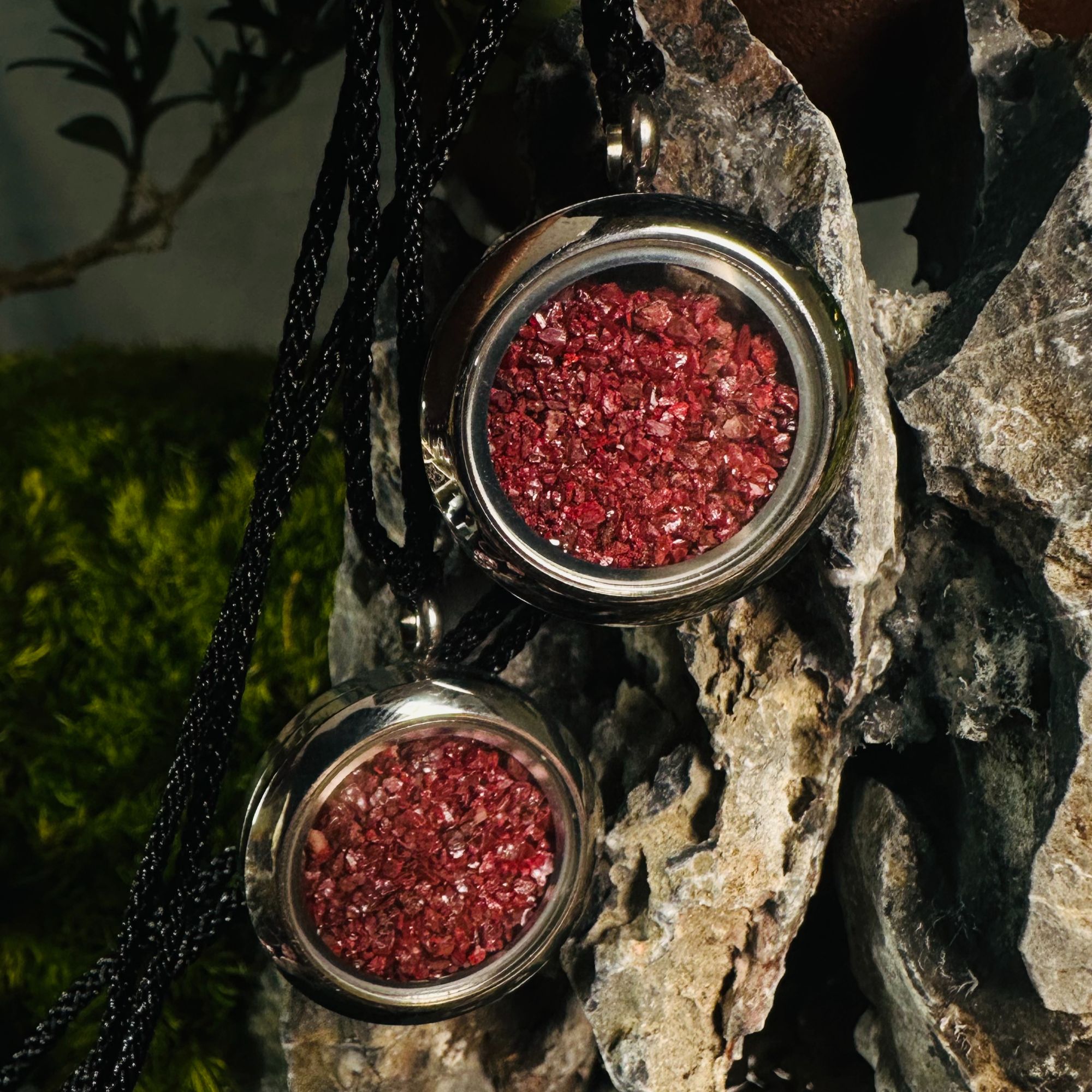 天然辰砂天然朱砂晶体颗粒