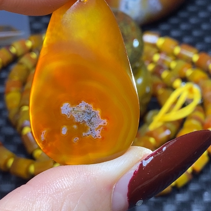 玛瑙/玉髓颈饰未镶嵌