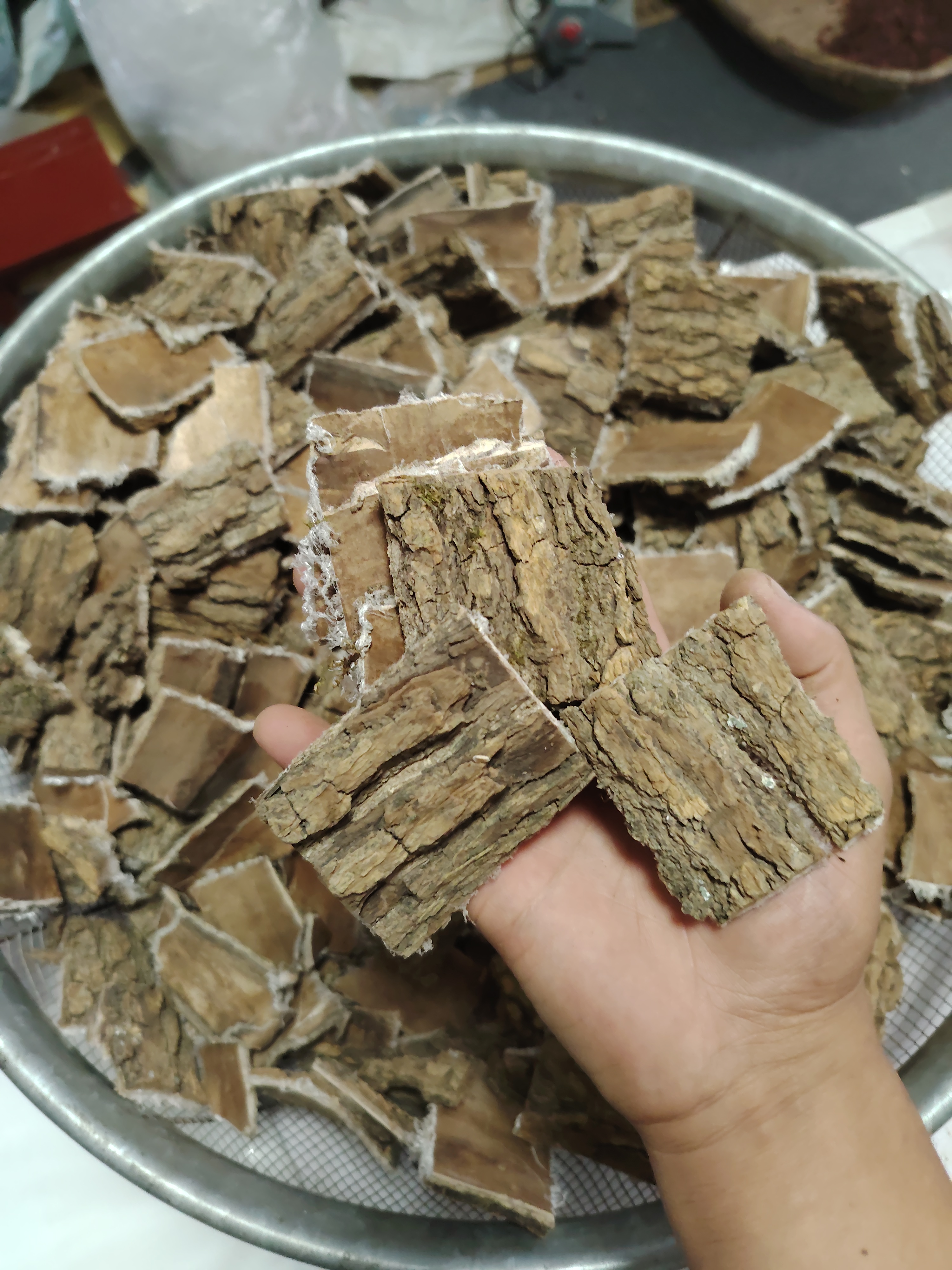 秦岭深山老皮杜仲手工切大块