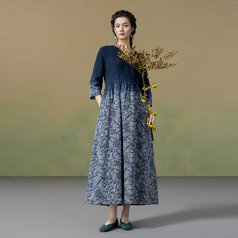 生活在左2025秋季新品棉混纺渐变优雅提花连衣裙女1953369