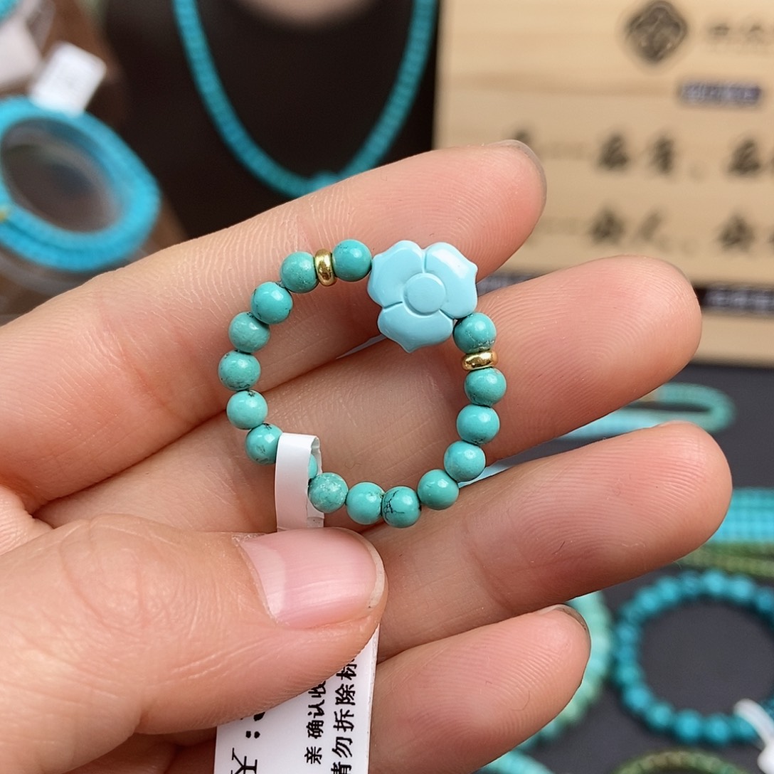 绿松石配饰未镶嵌