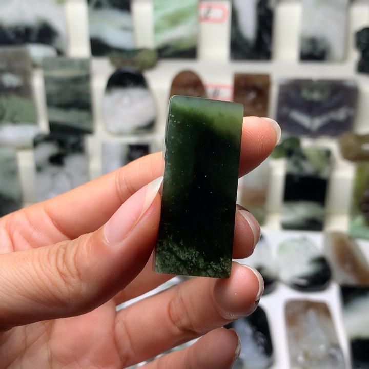 *****和田玉未镶嵌颈饰