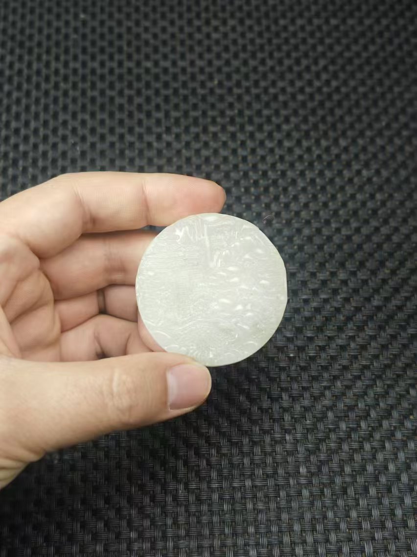 天然和田玉老料精雕山水吊坠油润细糯1.24清货2