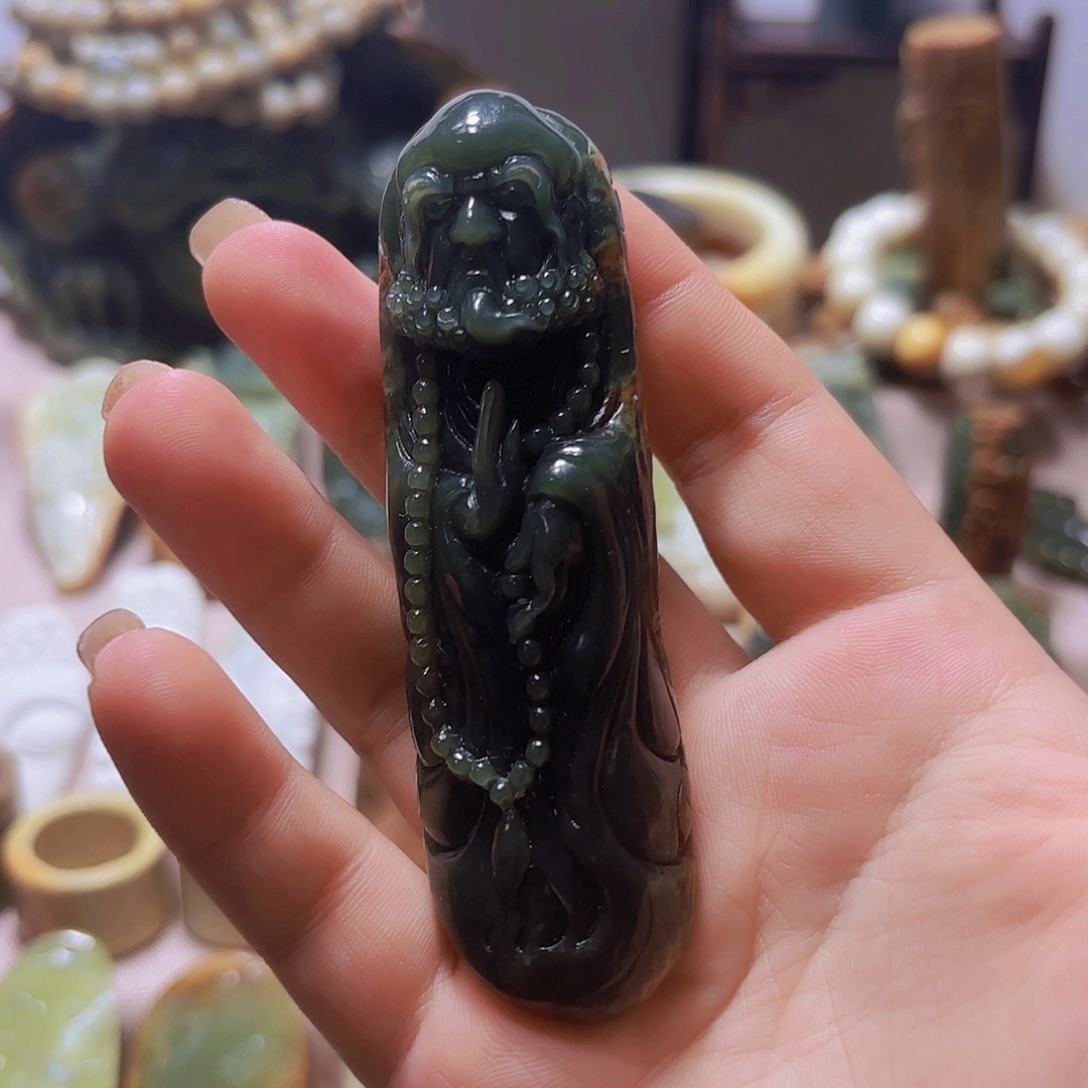 未镶嵌岫岩河磨玉（透闪石质玉）挂件