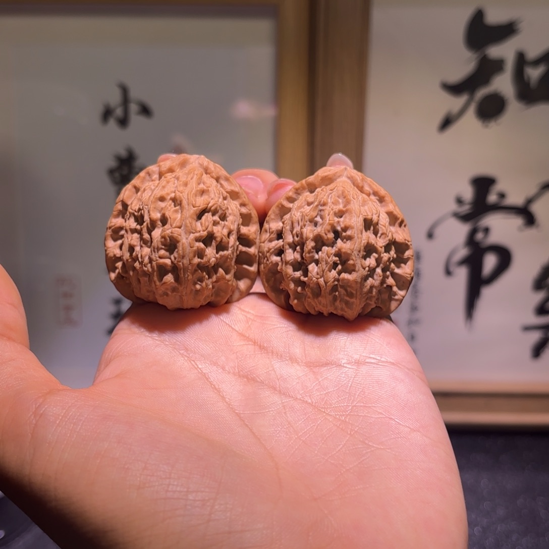 文玩核桃吊坠38尺全品三角白