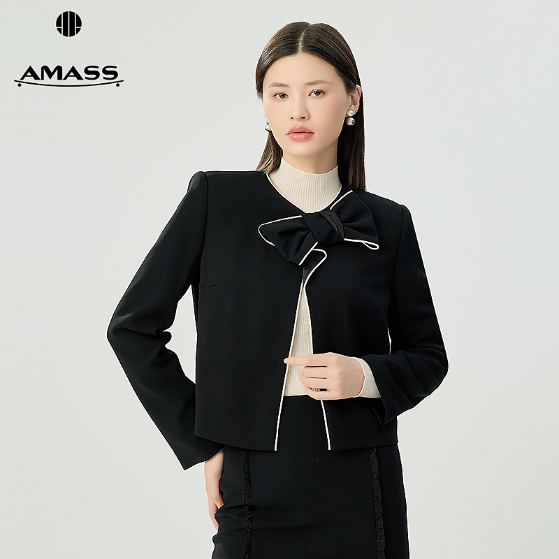 阿玛施AMASS新款圆领蝴蝶结装饰气质直身版小香风短款外套540021