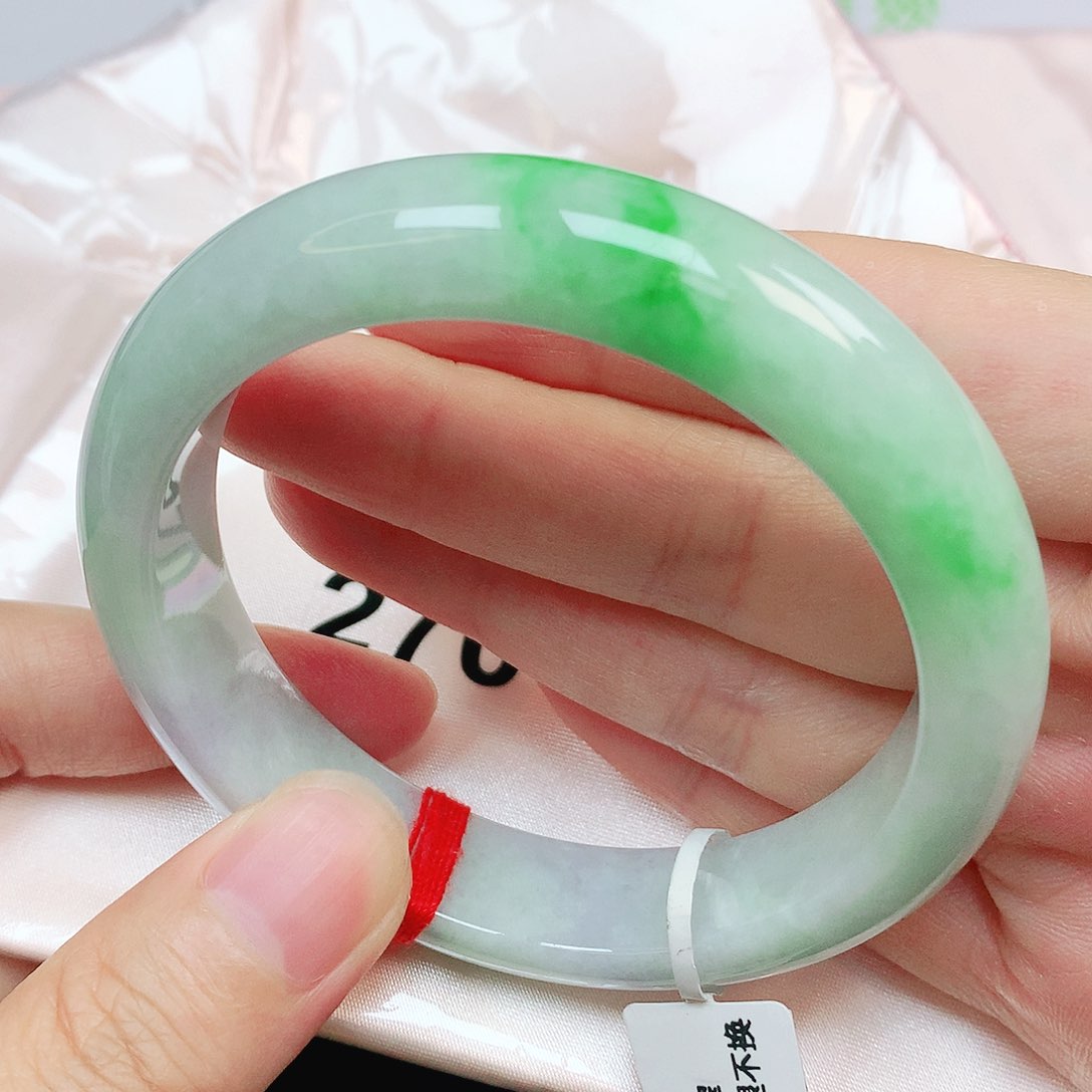 翡翠手镯未镶嵌抖音270